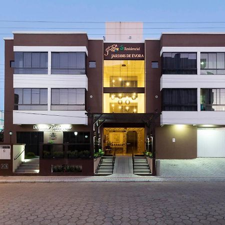 Apartamento Economico Para 4 Pessoas Em Bombinhas Bagian luar foto